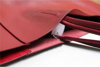 奢華與實(shí)用并存 威尼斯靈感邂逅東京風(fēng)尚，樂天海外銷售精選意大利皮革A4手提肩包